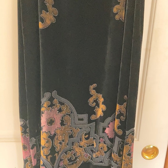 Velvet Dress - Picture 3 of 12